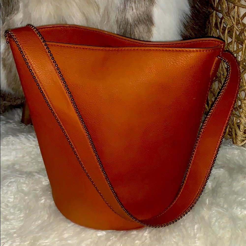 Universal Thread Bucket Bag